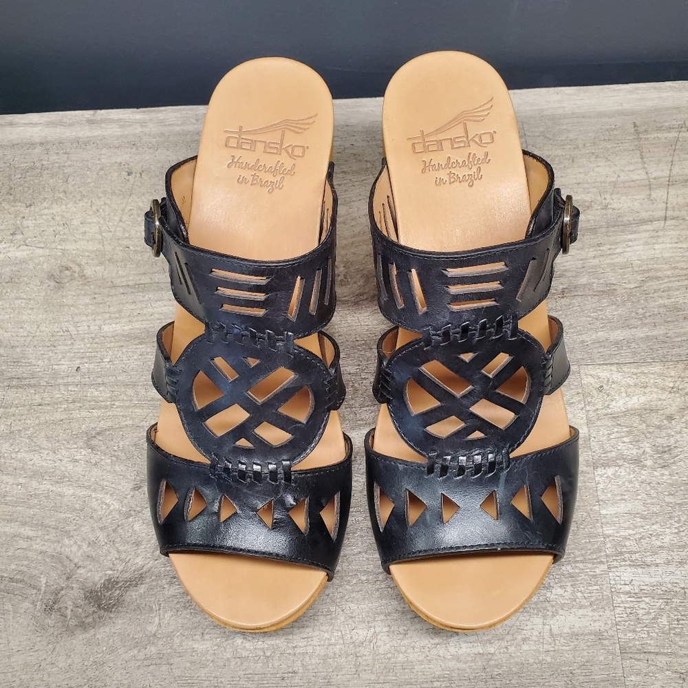 Dansko Oralee leather sandals Size 8